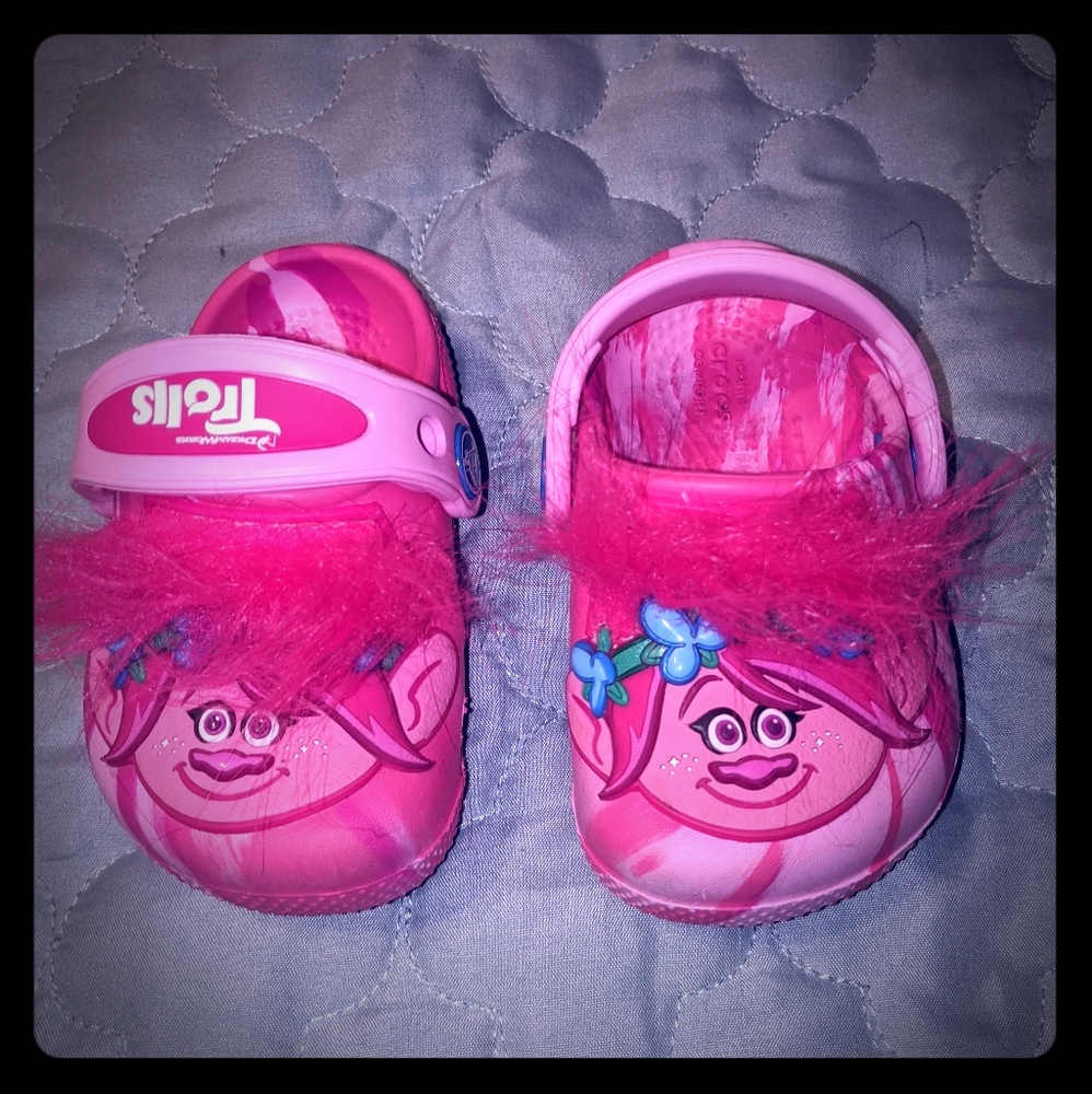 Baby girl Poppy Crocs Size 4